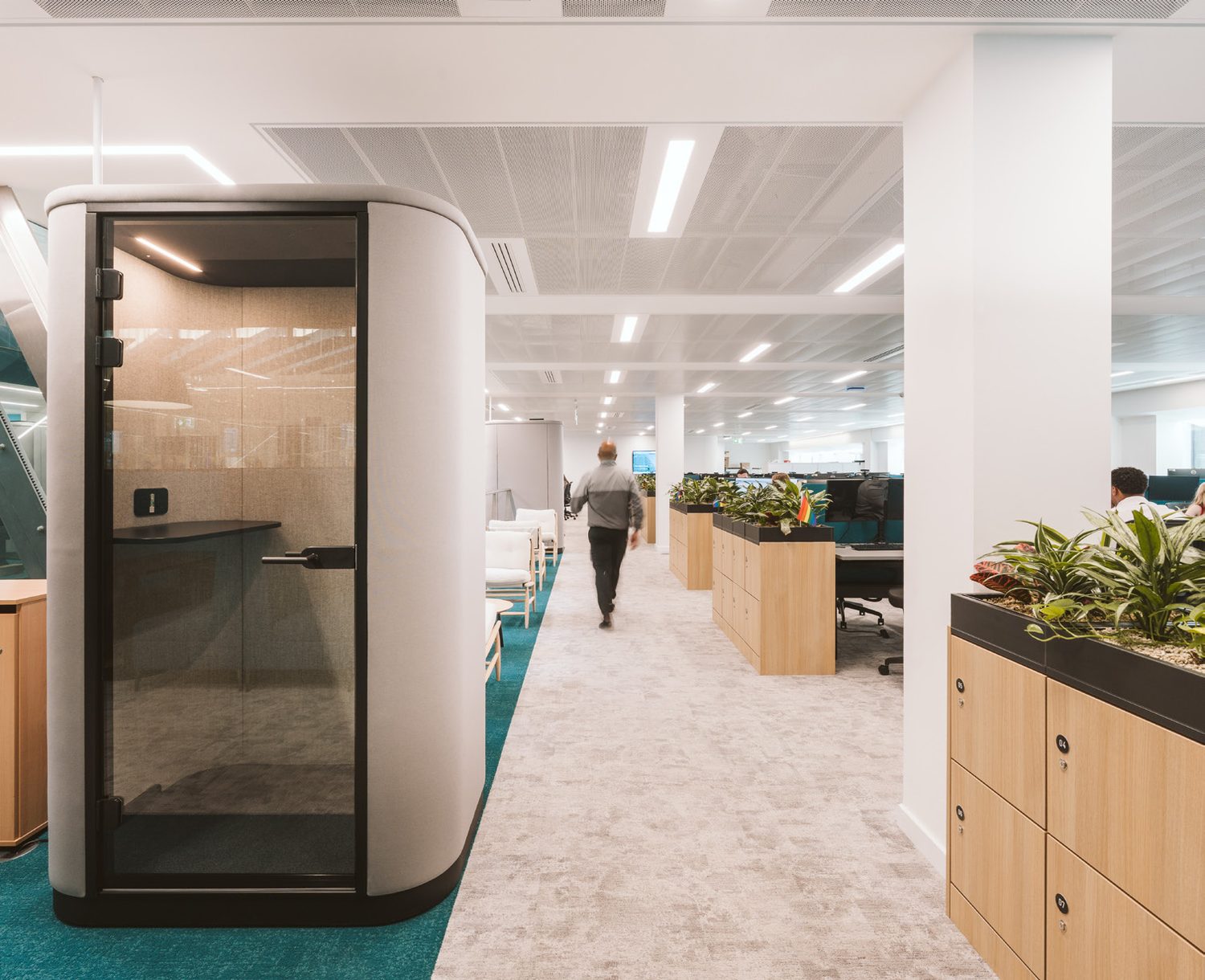 Glas Agency — completed installation, view 5